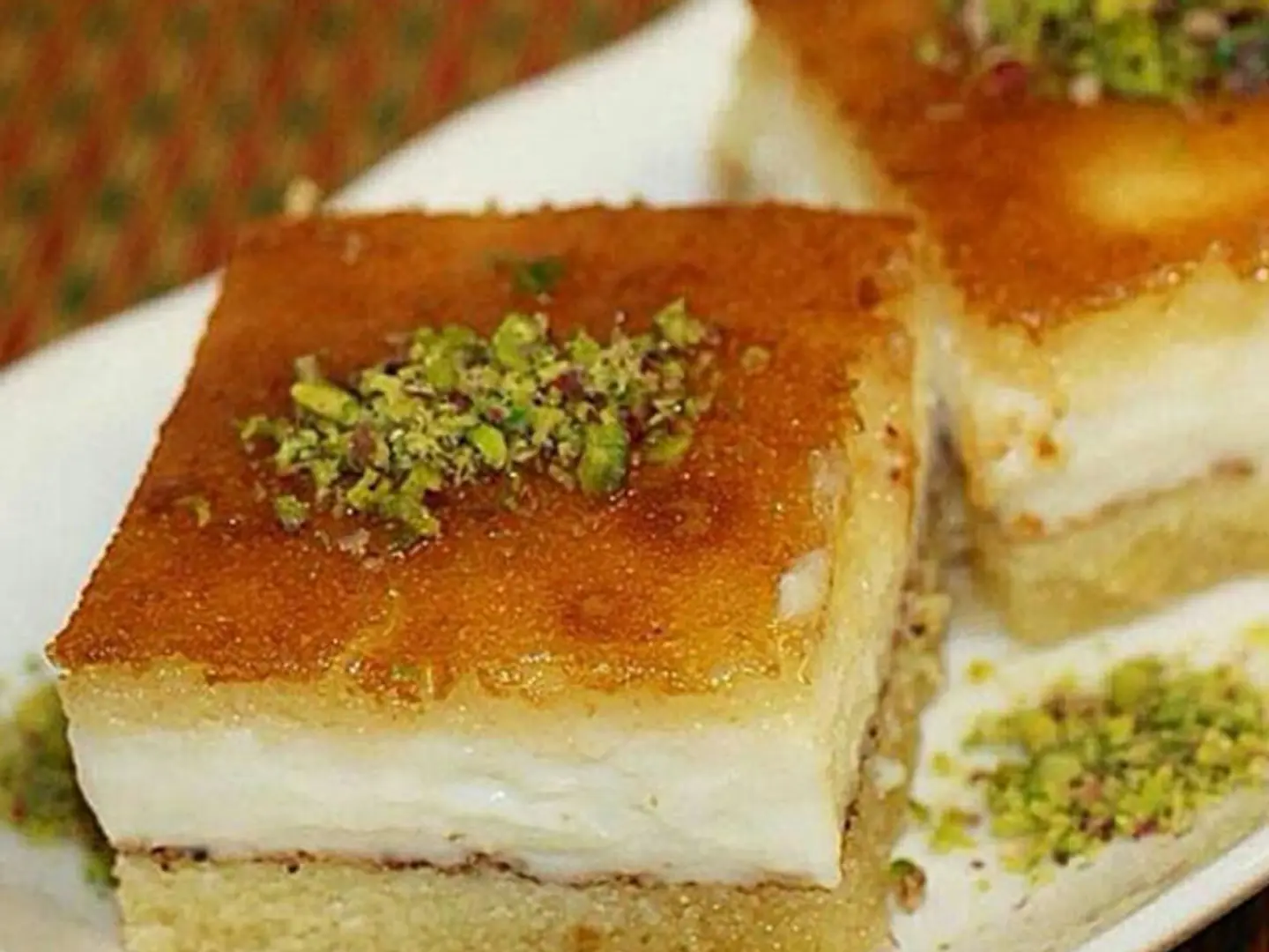 بسبوسة بالقشطة
