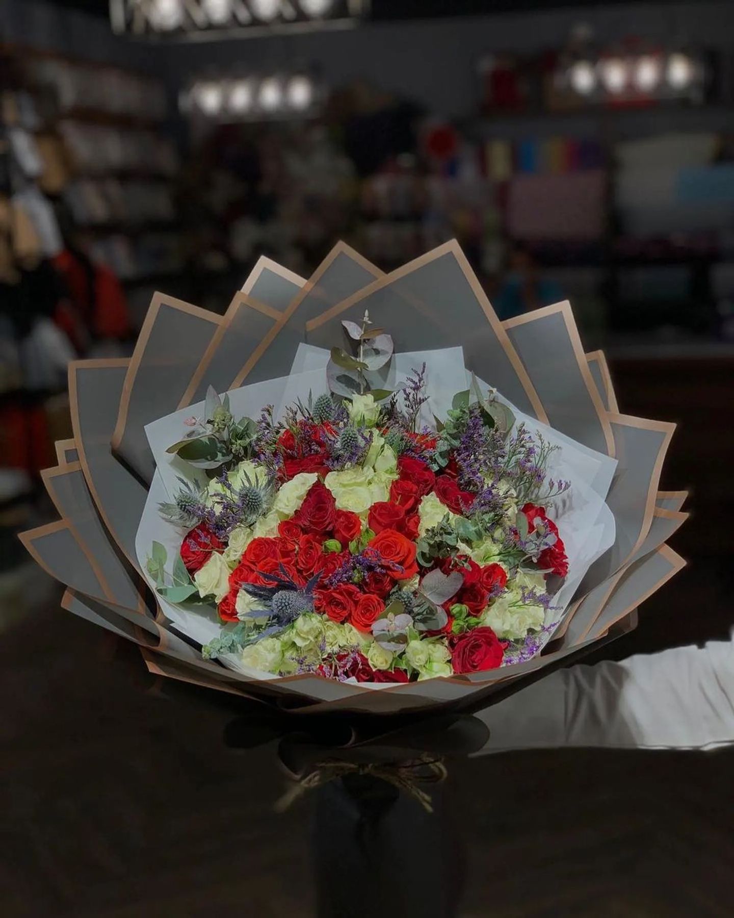 عبق 16
