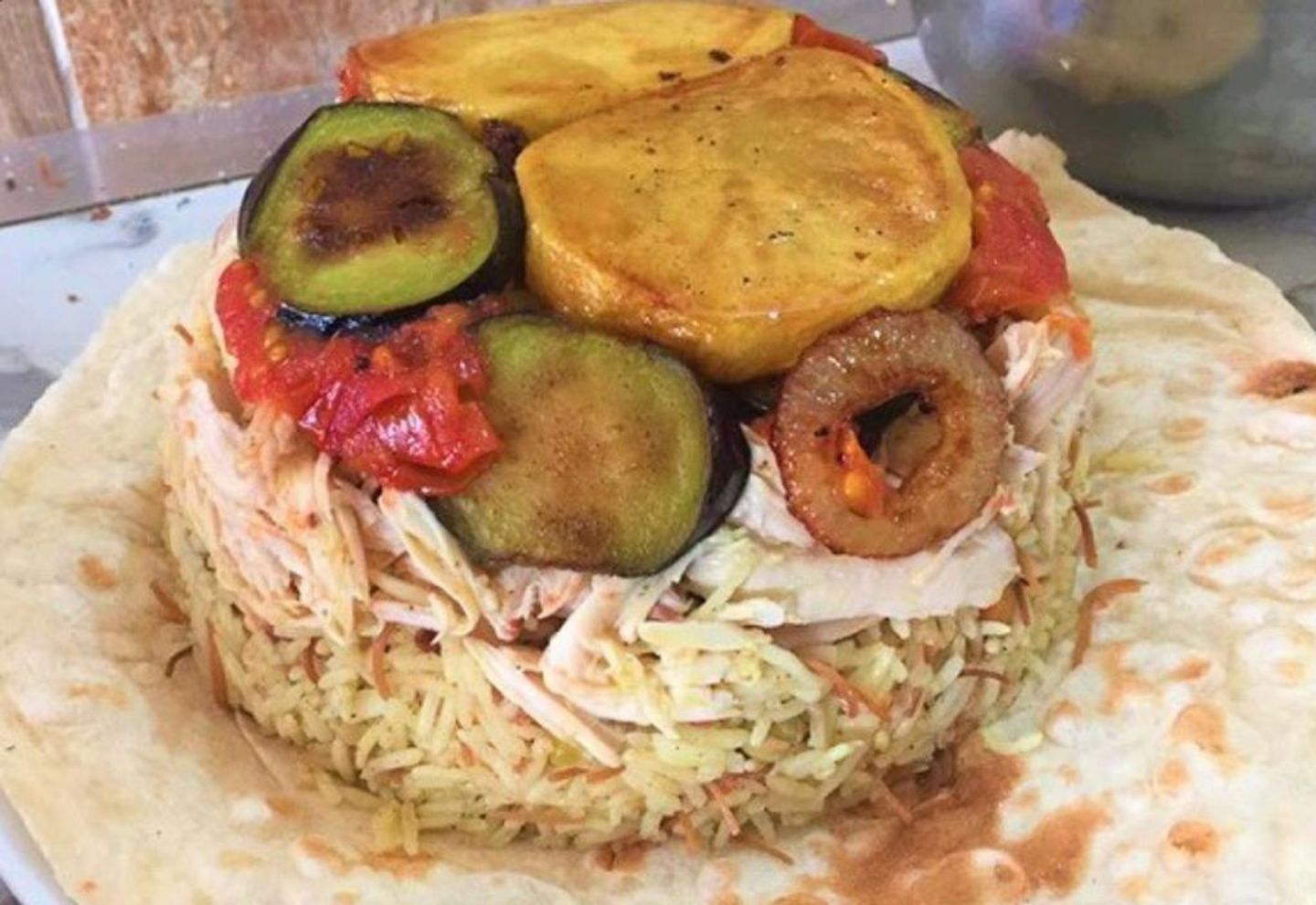 ربع حبة دجاج مقلوبة