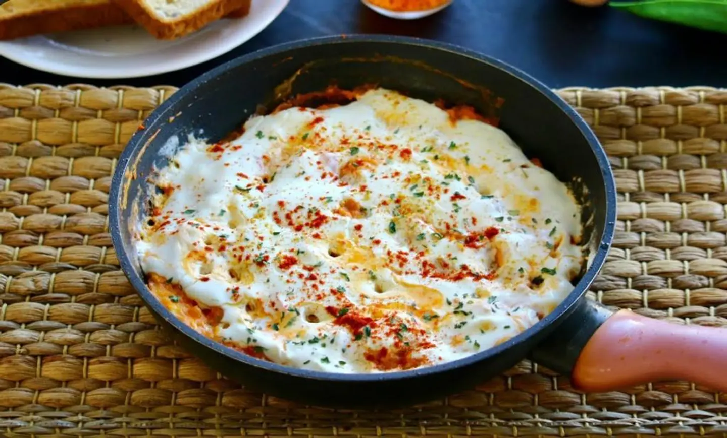 Lahsah With Cheese