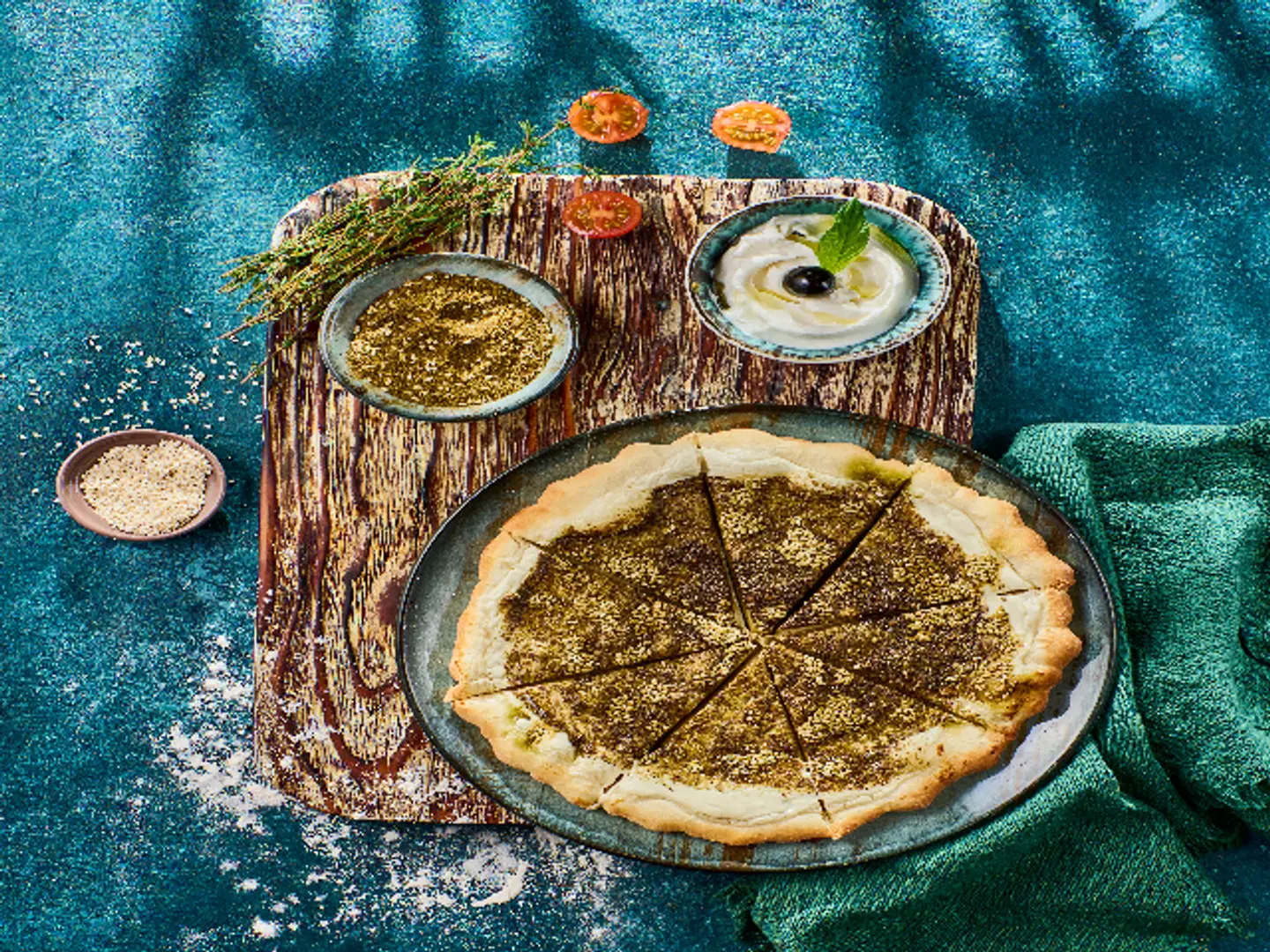 منقوشة لبنة وزعتر