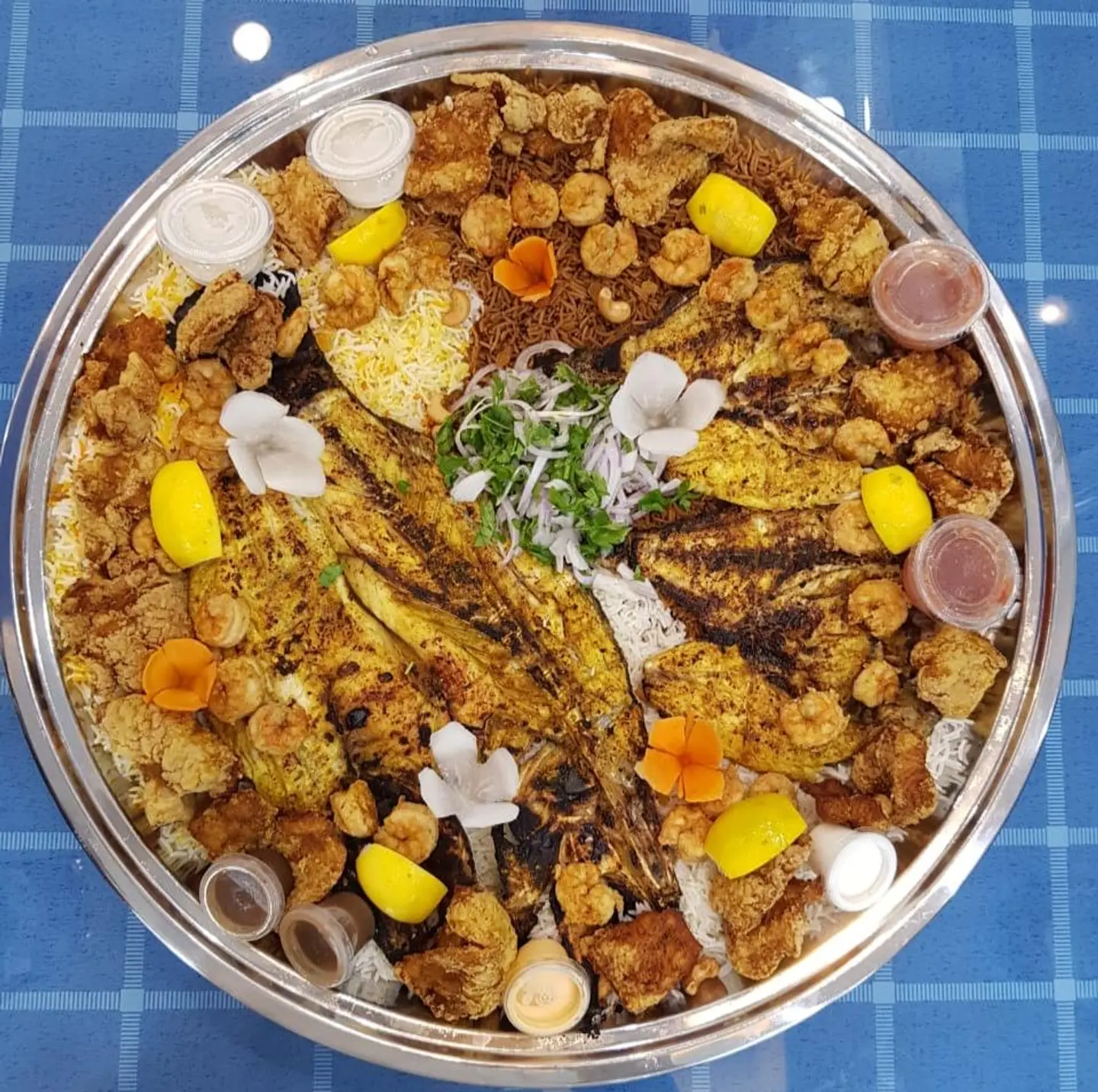 صحن صغير ٤ اشخاص