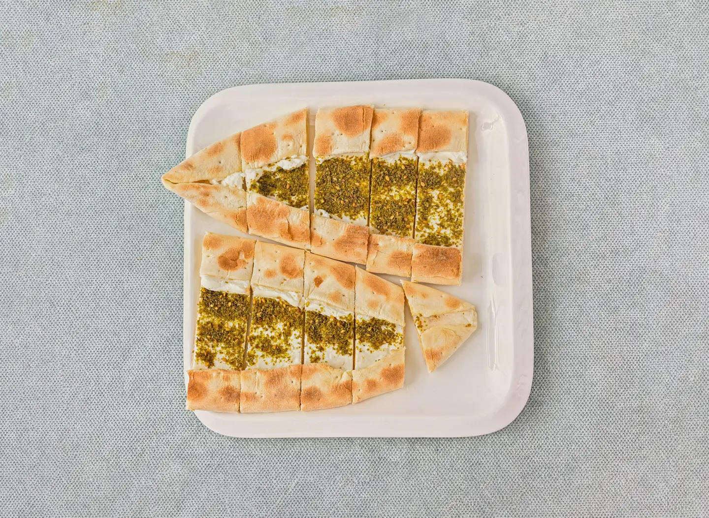فطيرة لبنة زعتر