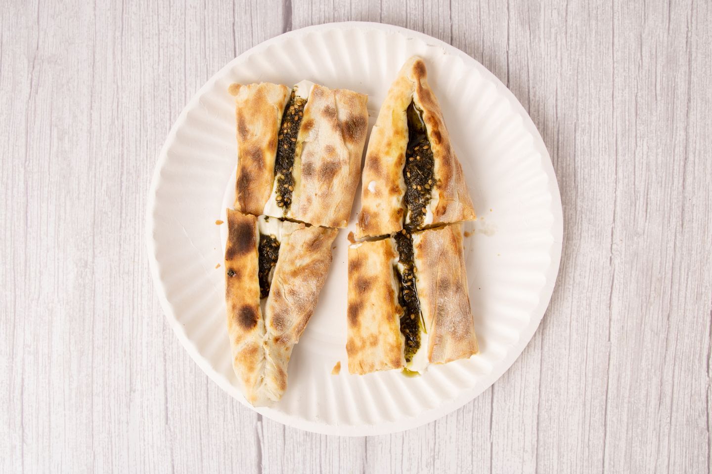 فطيرة لبنه وزعتر