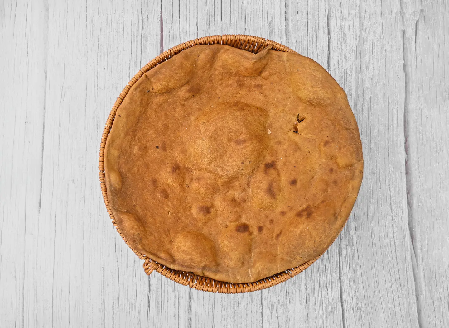 خبز احمر بالتمر