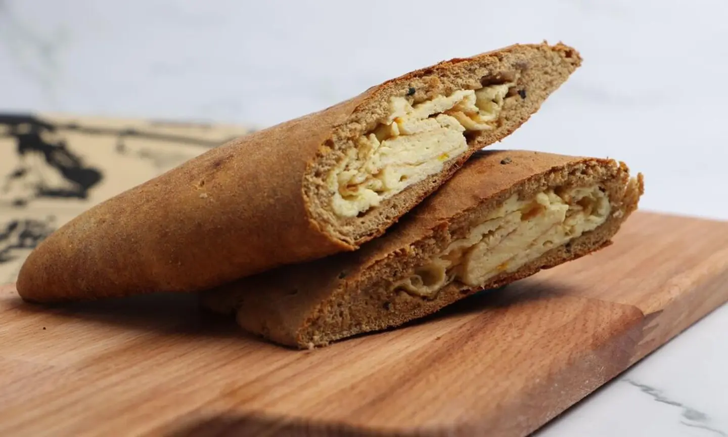 فطيره خبز احمر بالرهش والجبن