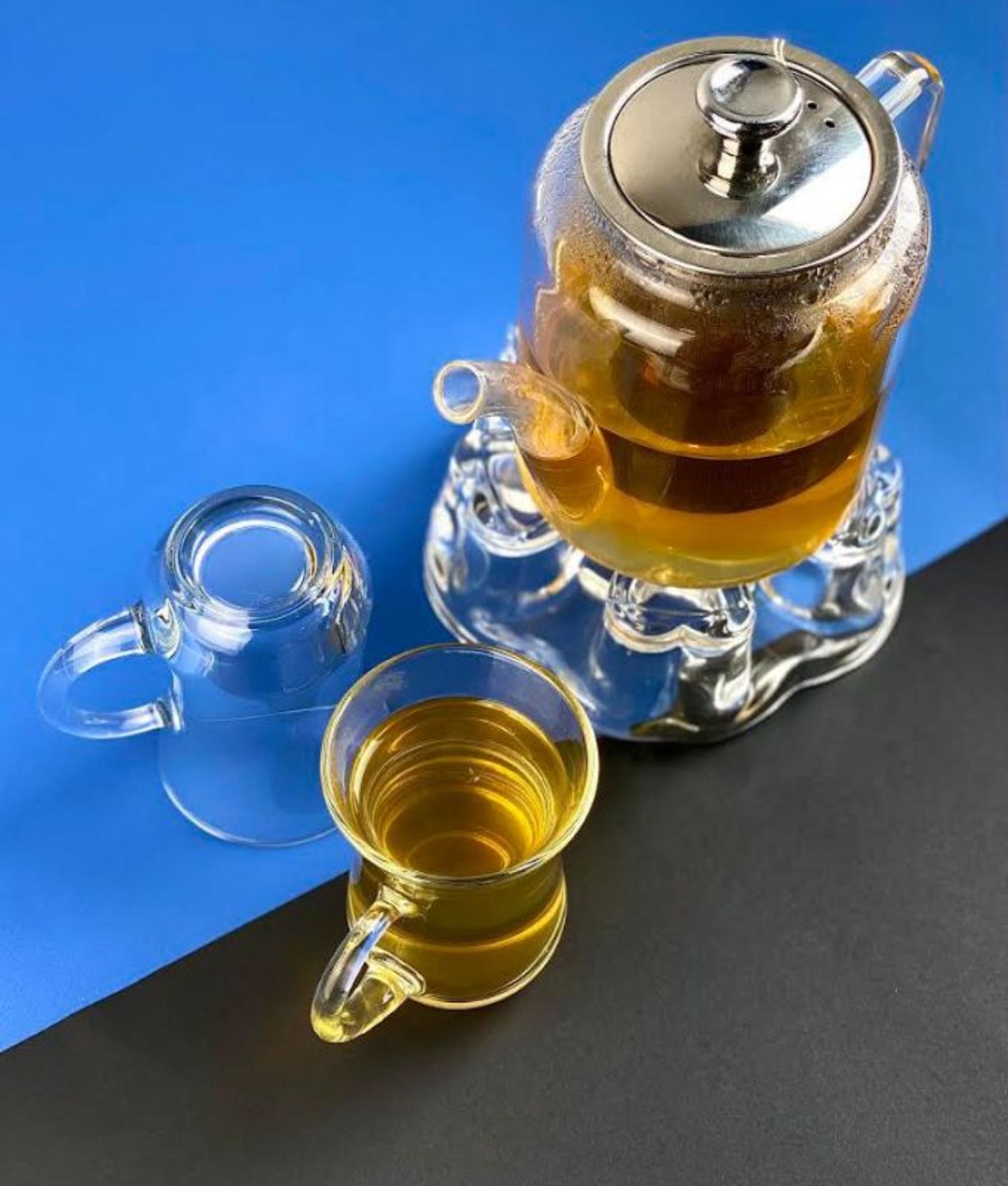 إبريق شاي أخضر