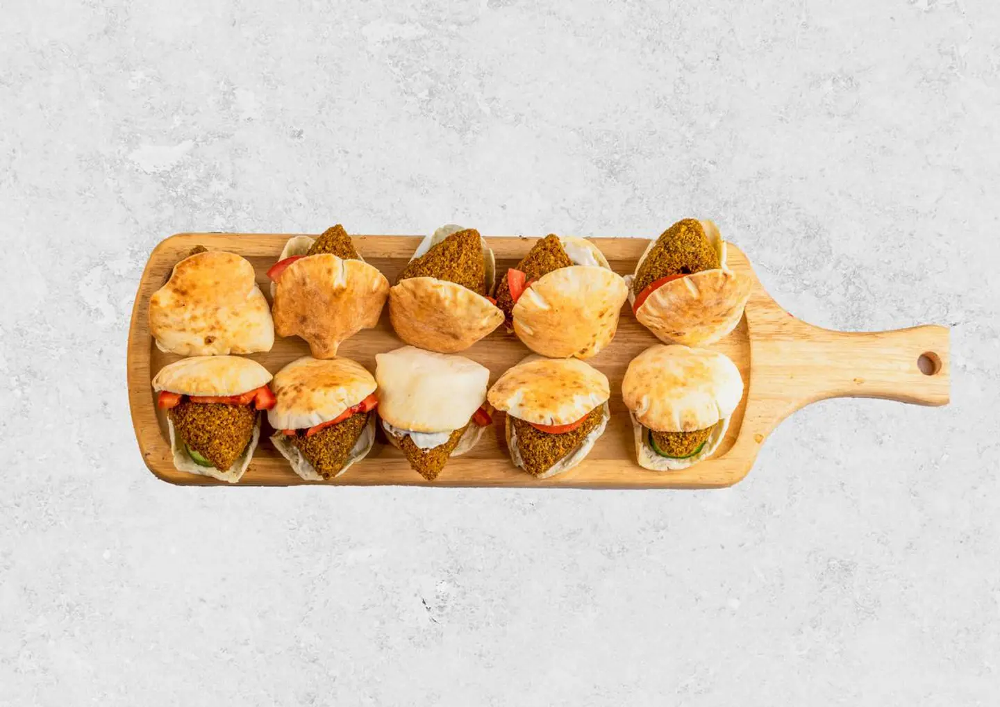 فلافل قطع مع صوص الحمص