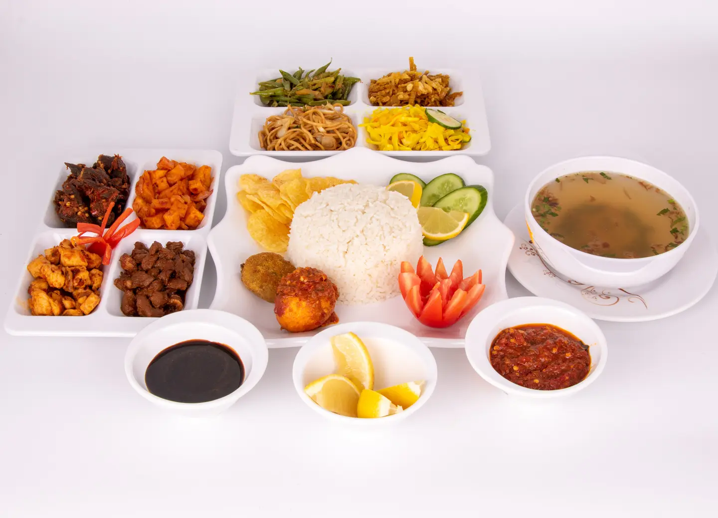 وجبة أرز مشكل بالدجاج