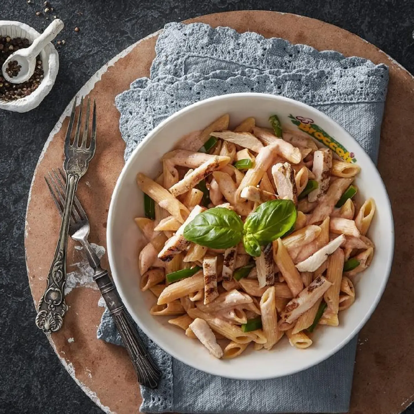 باستا الدجاج
