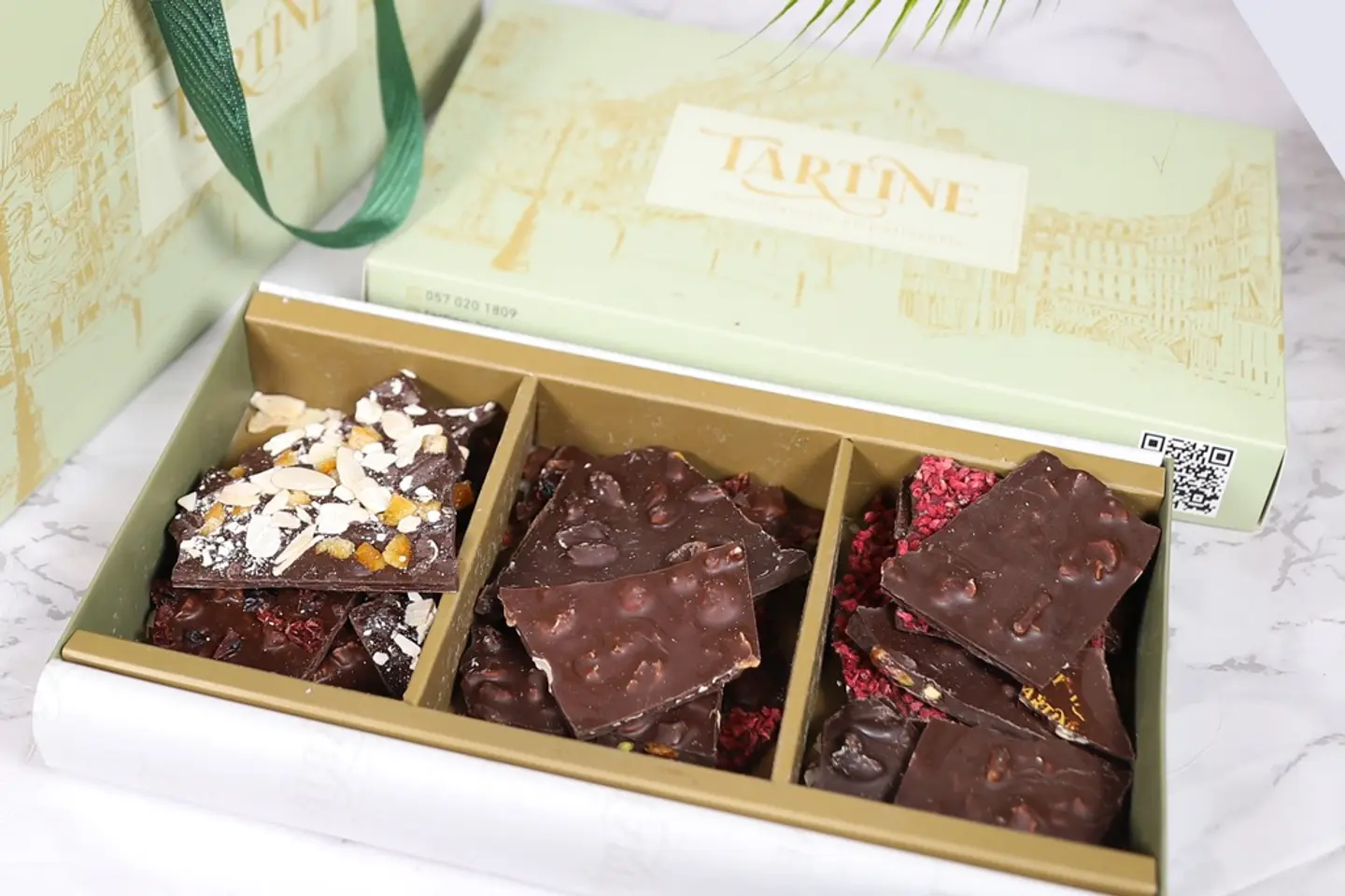 شوكولاته داكنة مكسره