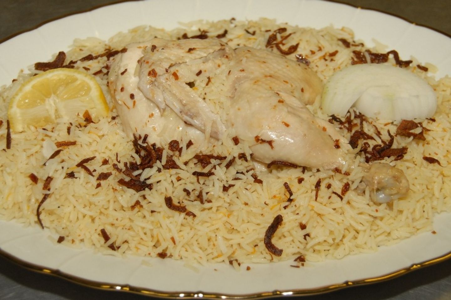 حبة مضغوط مع رز ابيض.