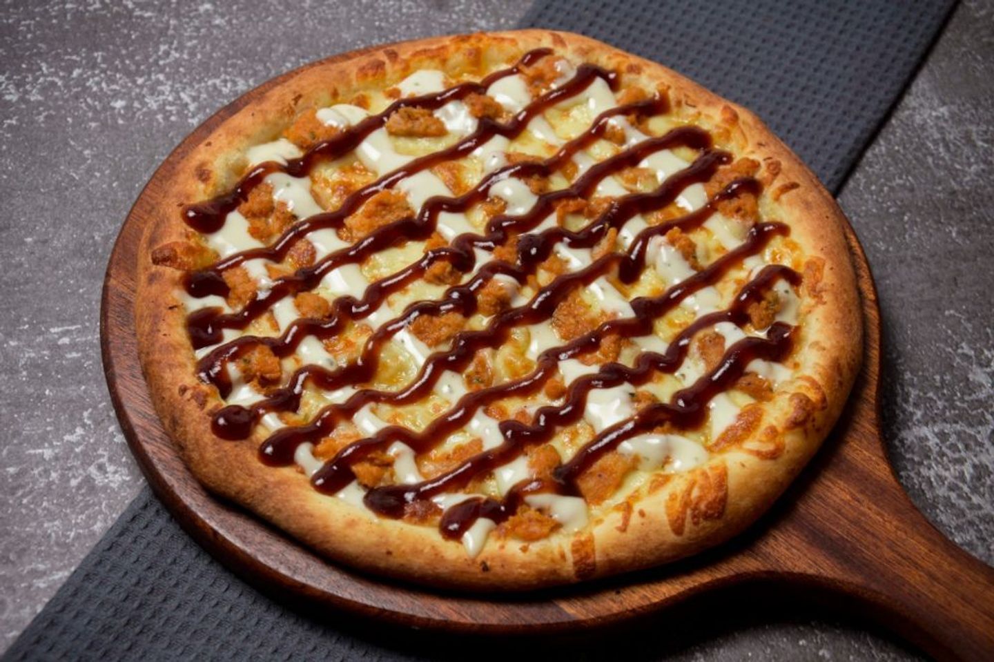 Mix Bbq And Ranch Sauce Pizza