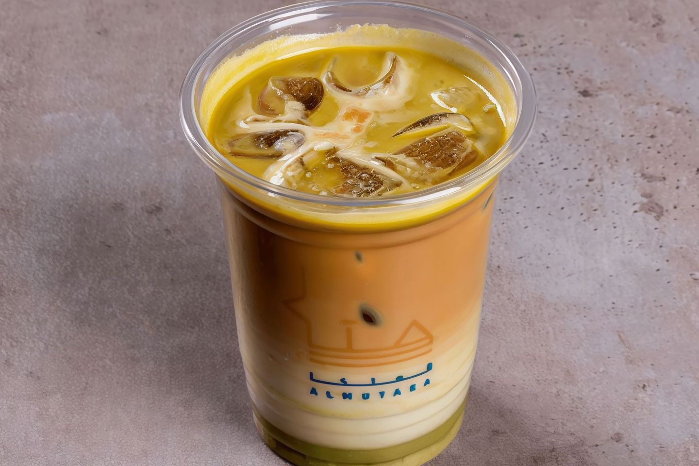 لاتيه بيستاشيو بارد