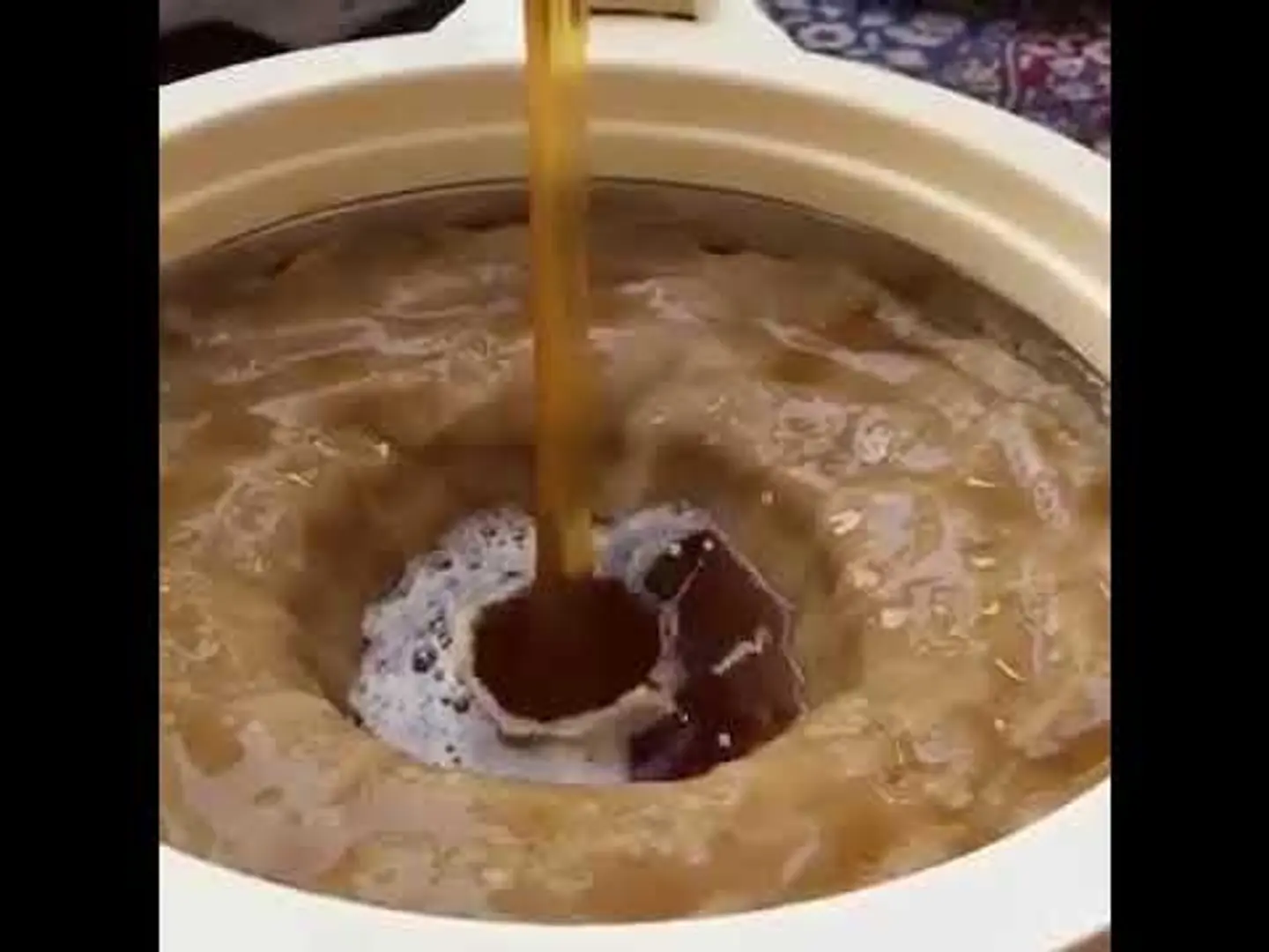 معصوب بالسمن والعسل