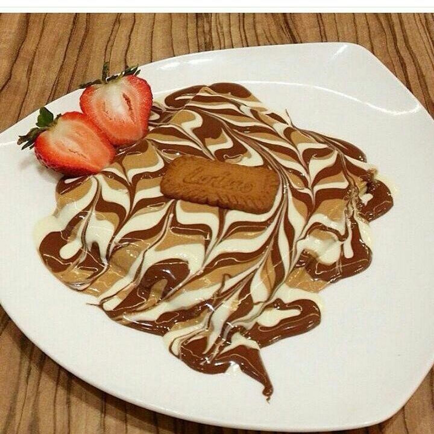 كريب لوتس و نوتيلا
