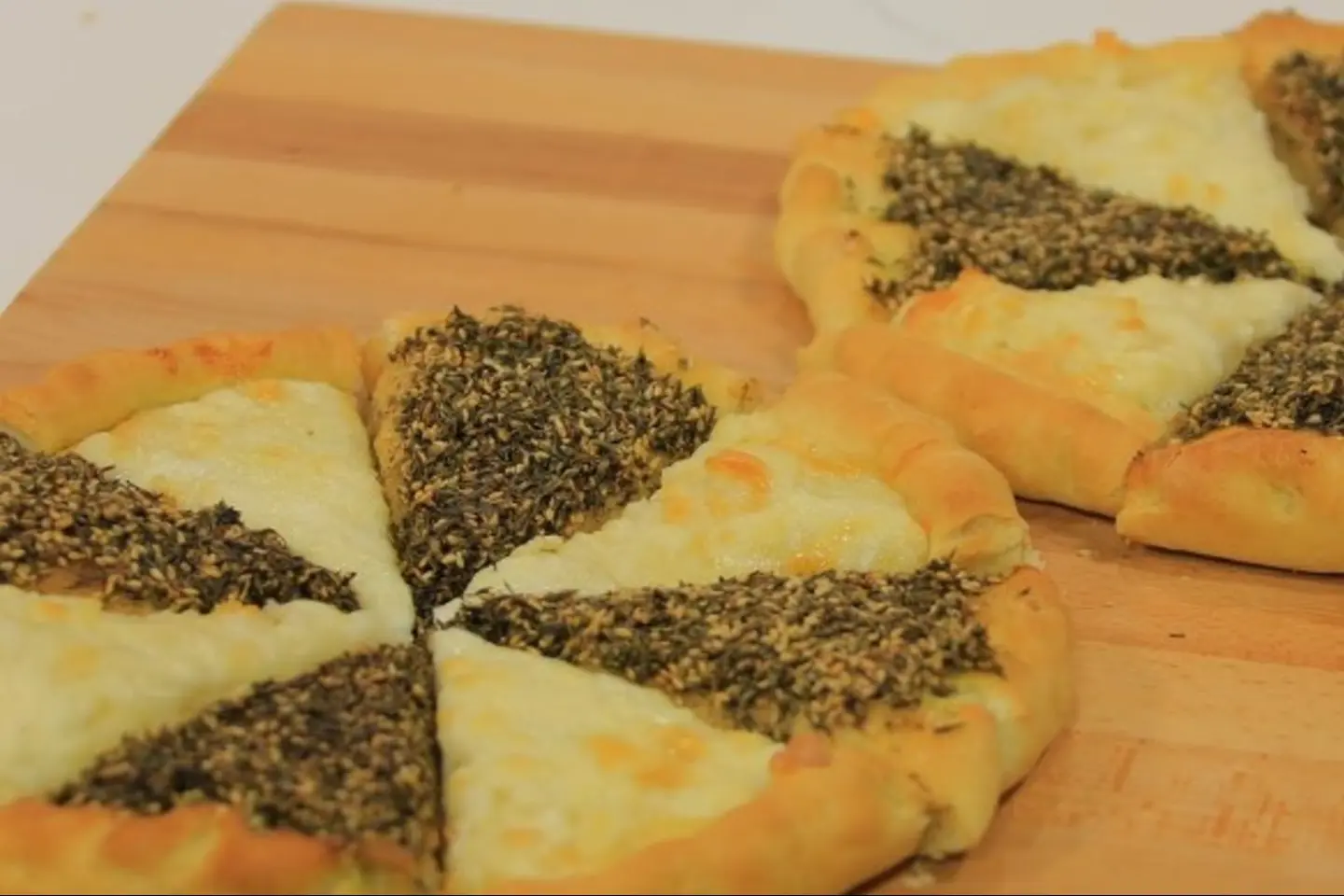 جبنة بالزعتر