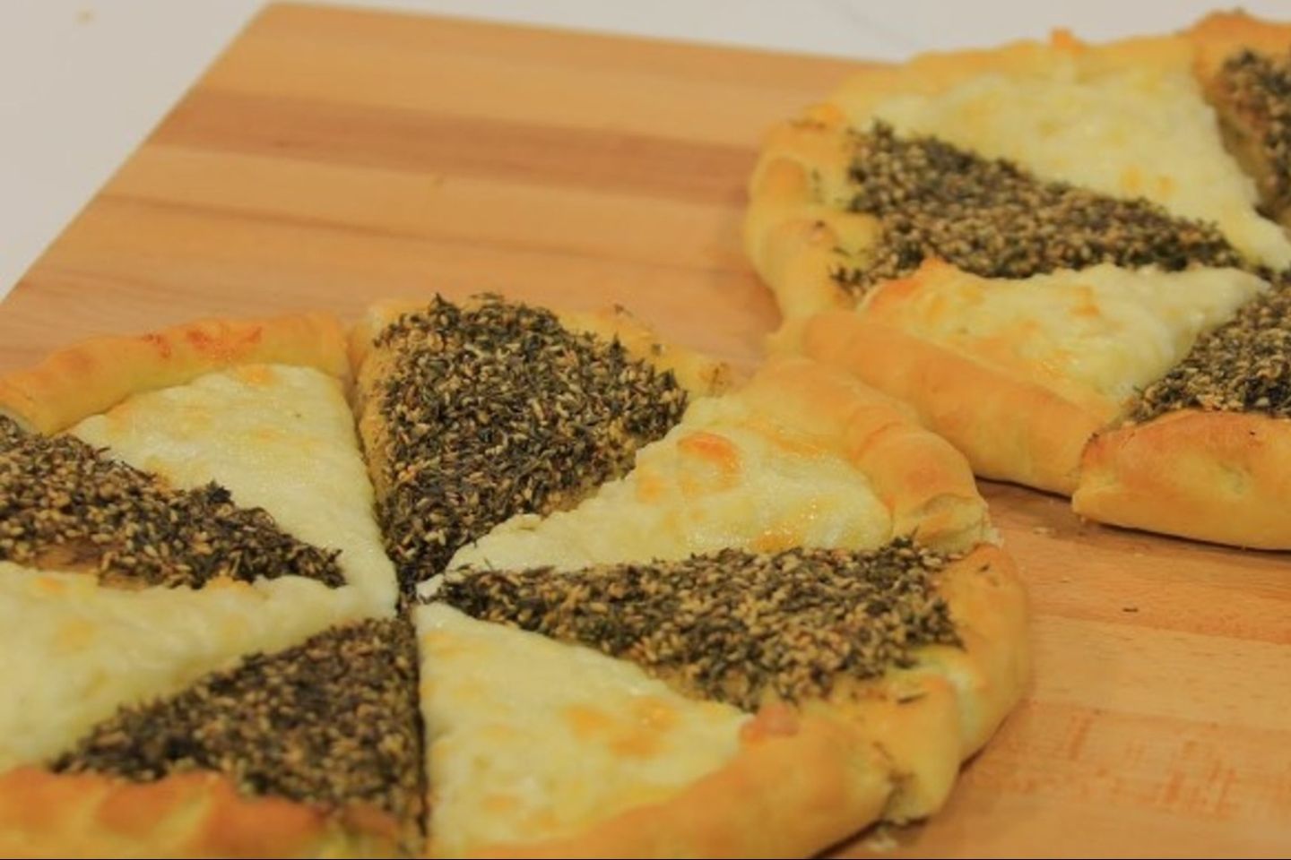 جبنة بالزعتر