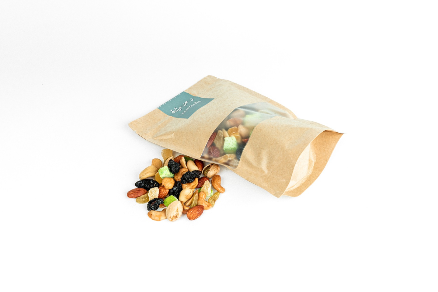مكسرات حلوة مع فواكه مجففة