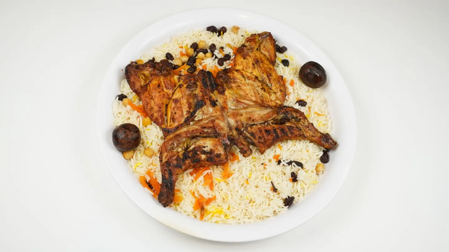 نصف دجاج على الفحم سادة