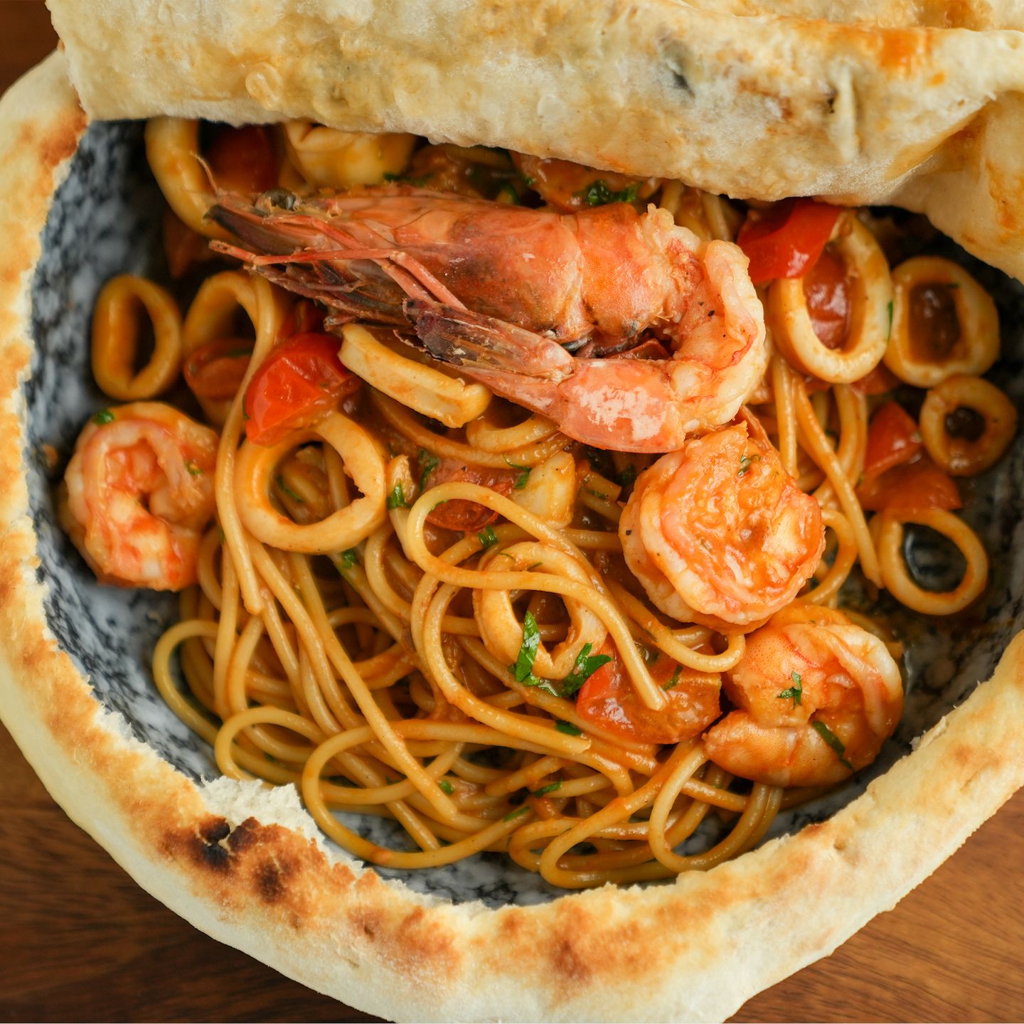 Spaghettini Frutti Di Mare In Crosta
