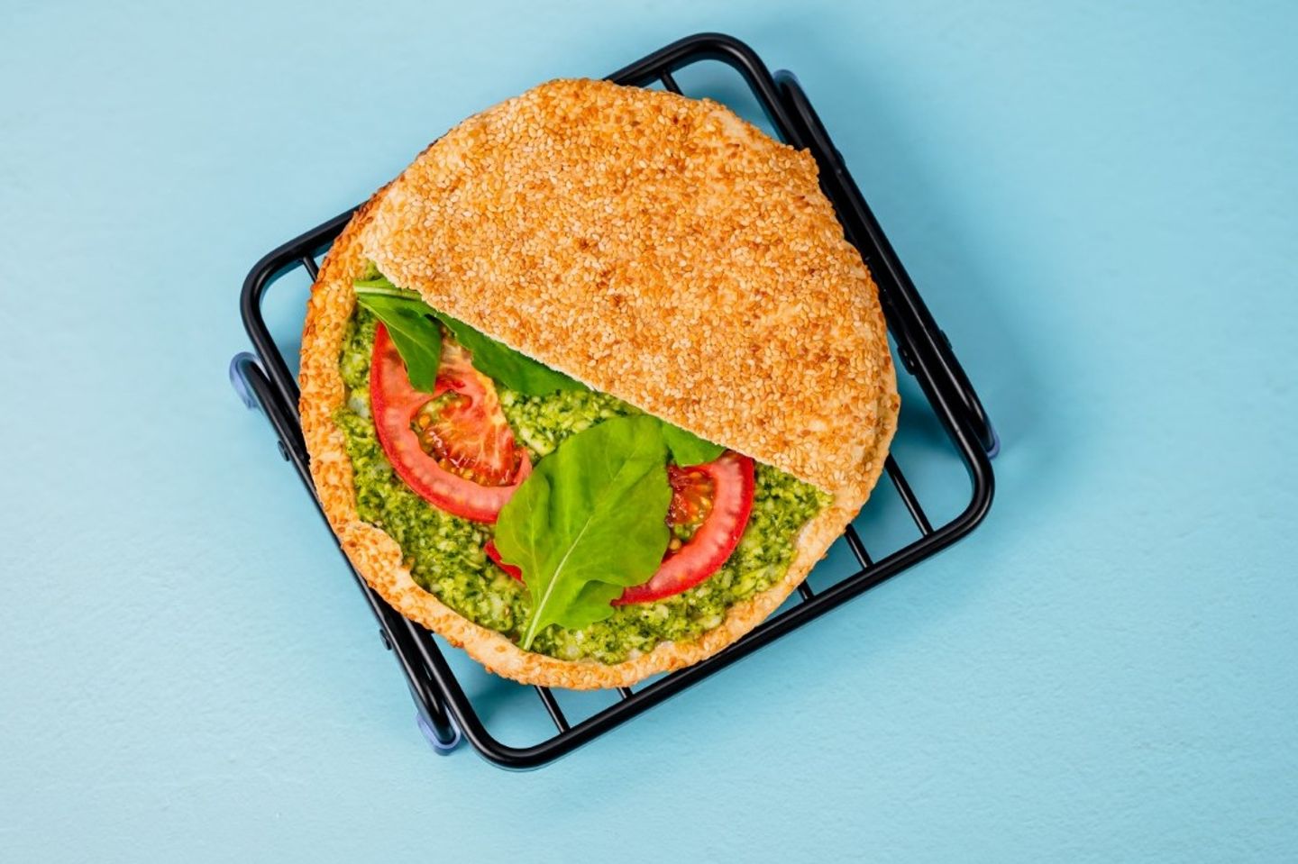 Kaak Halloumi Pesto