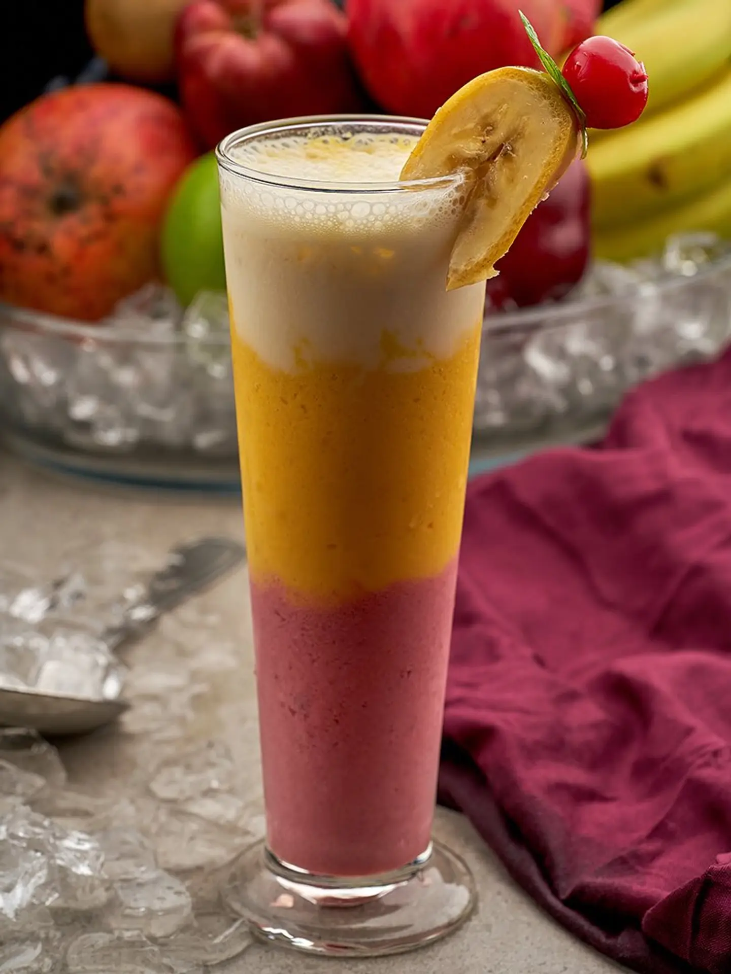 عصير كوكتيل طبقات