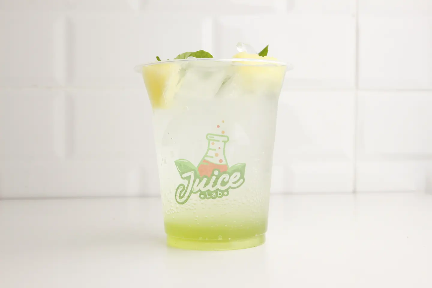 بورون كيوي واناناس