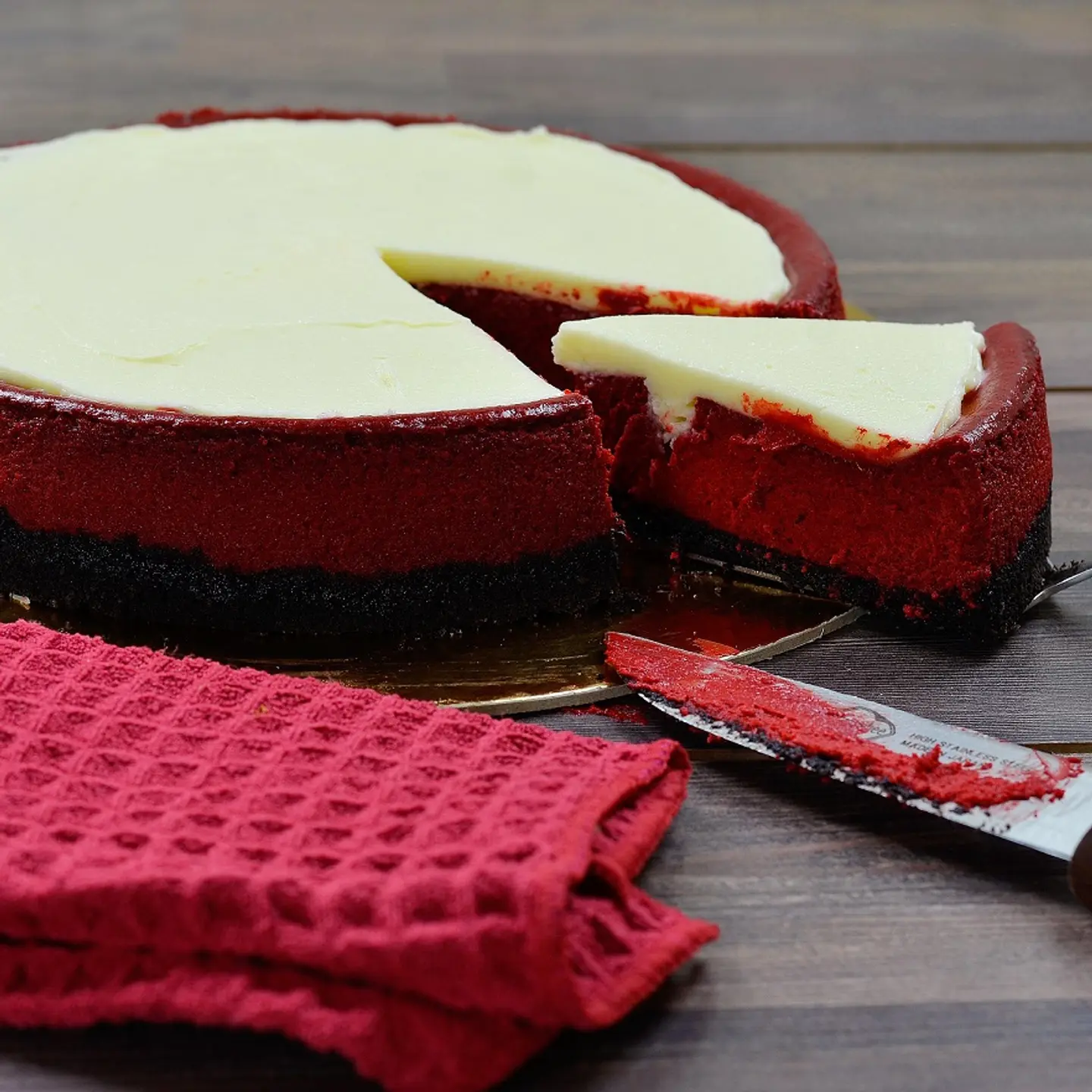 Red Velvet Cheesecake - 10 Inch