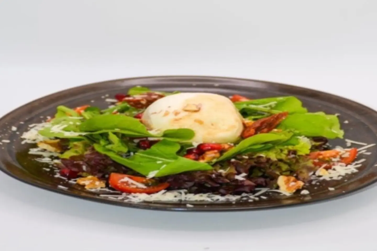 سلطة البوراتا