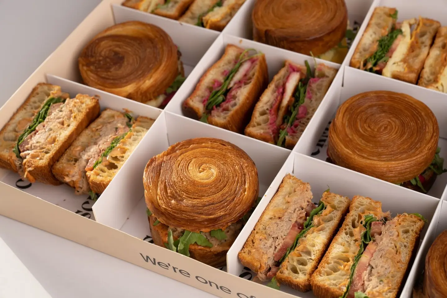 بوكس الساندوتشات 6 قطع