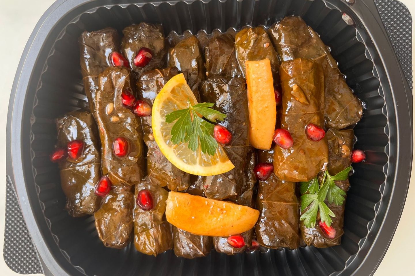 ورق عنب رويال بدبس الرمان وسط