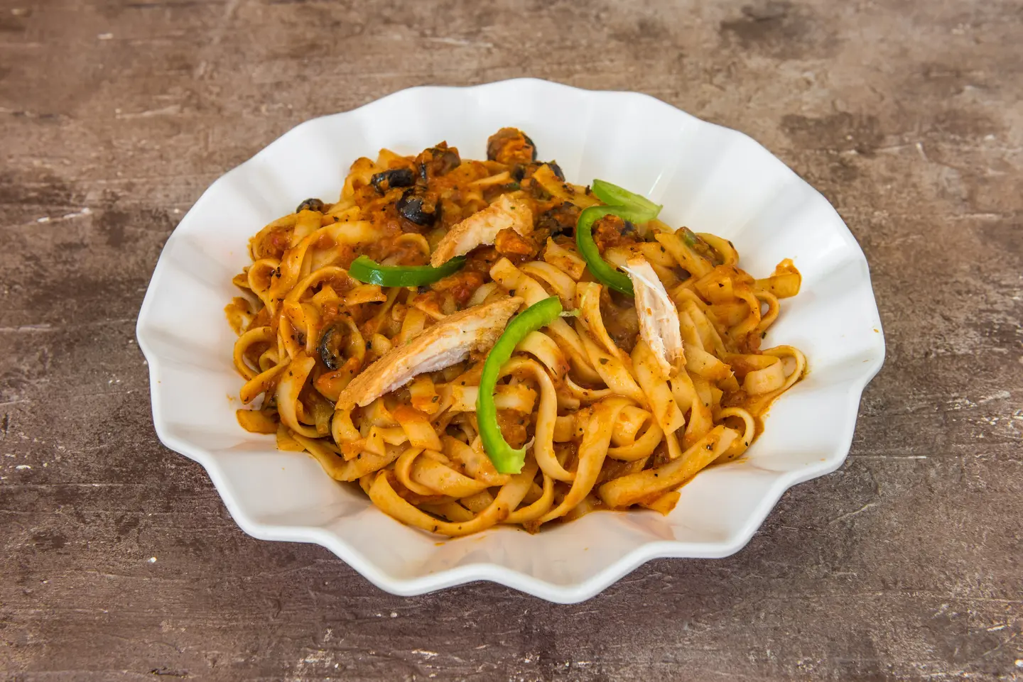 Red Fettuccine With Chicken