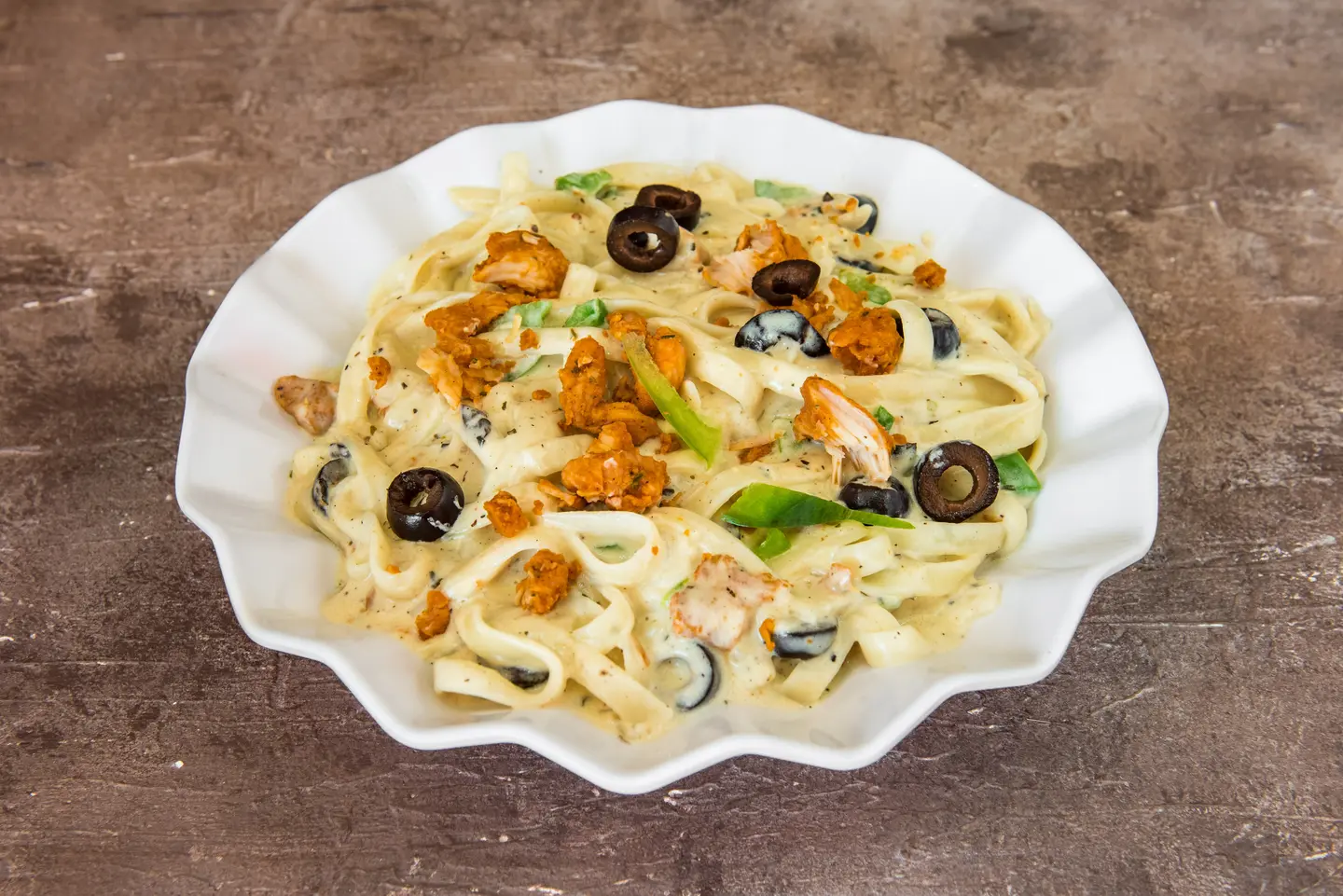 White Fettuccine With Chicken
