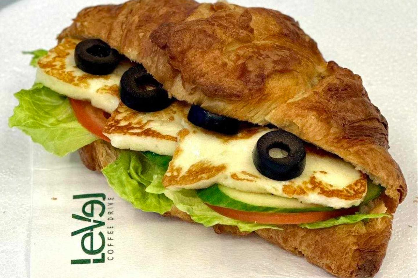 Hallom Croissant