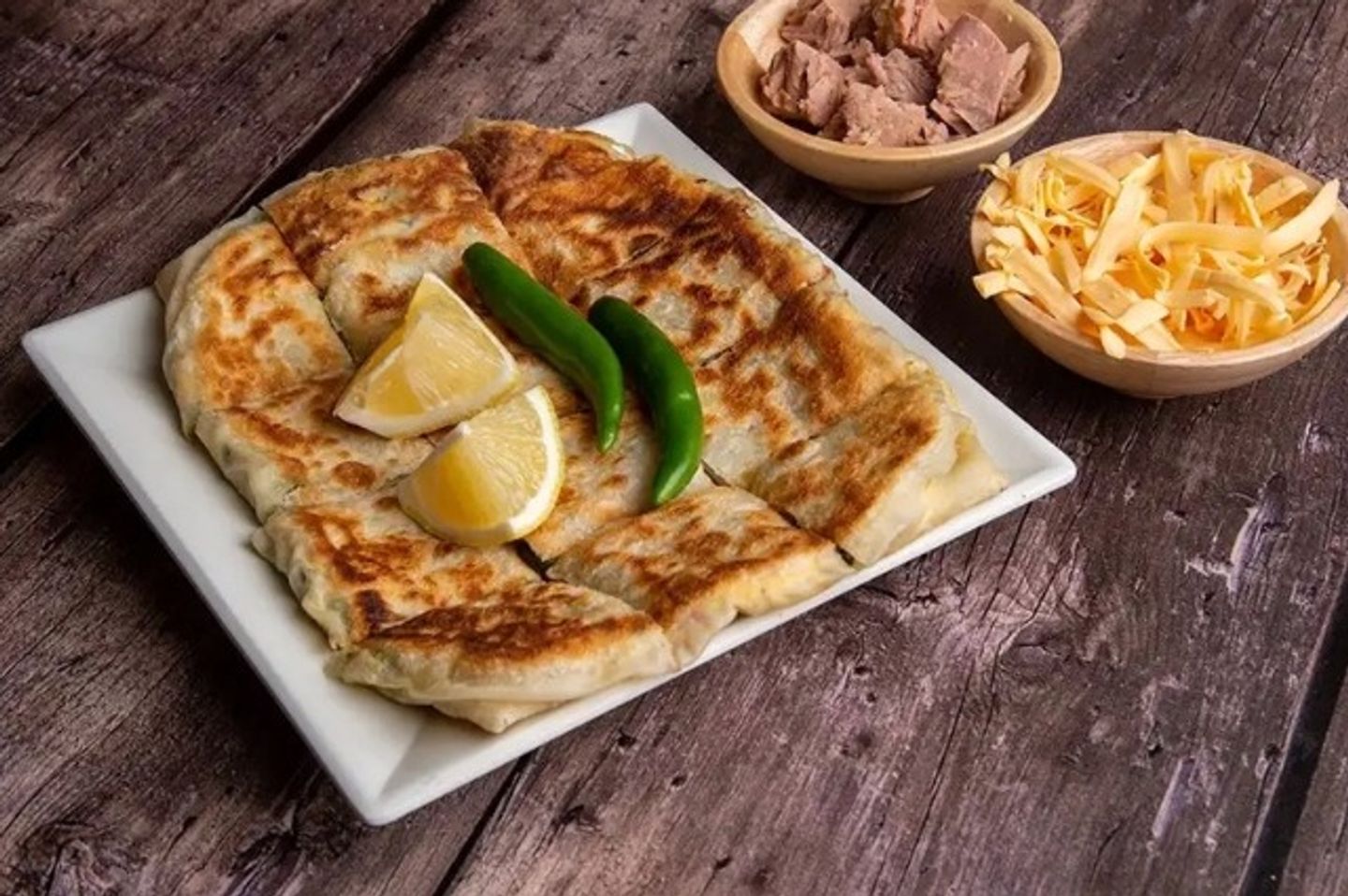 مطبق مالح جبنة شيدر لحم دبل-