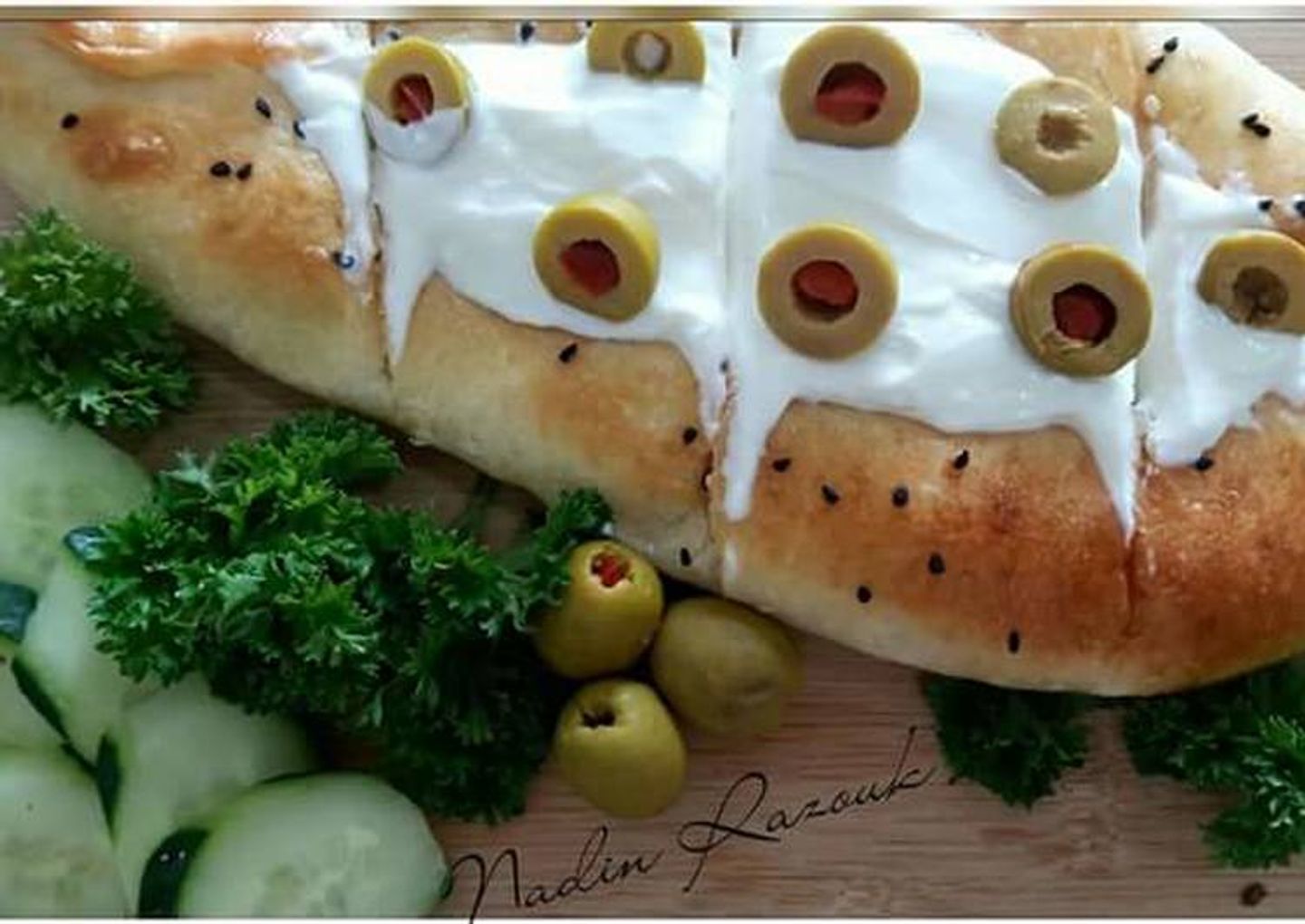 فطيرة لبنة مع الزيتون