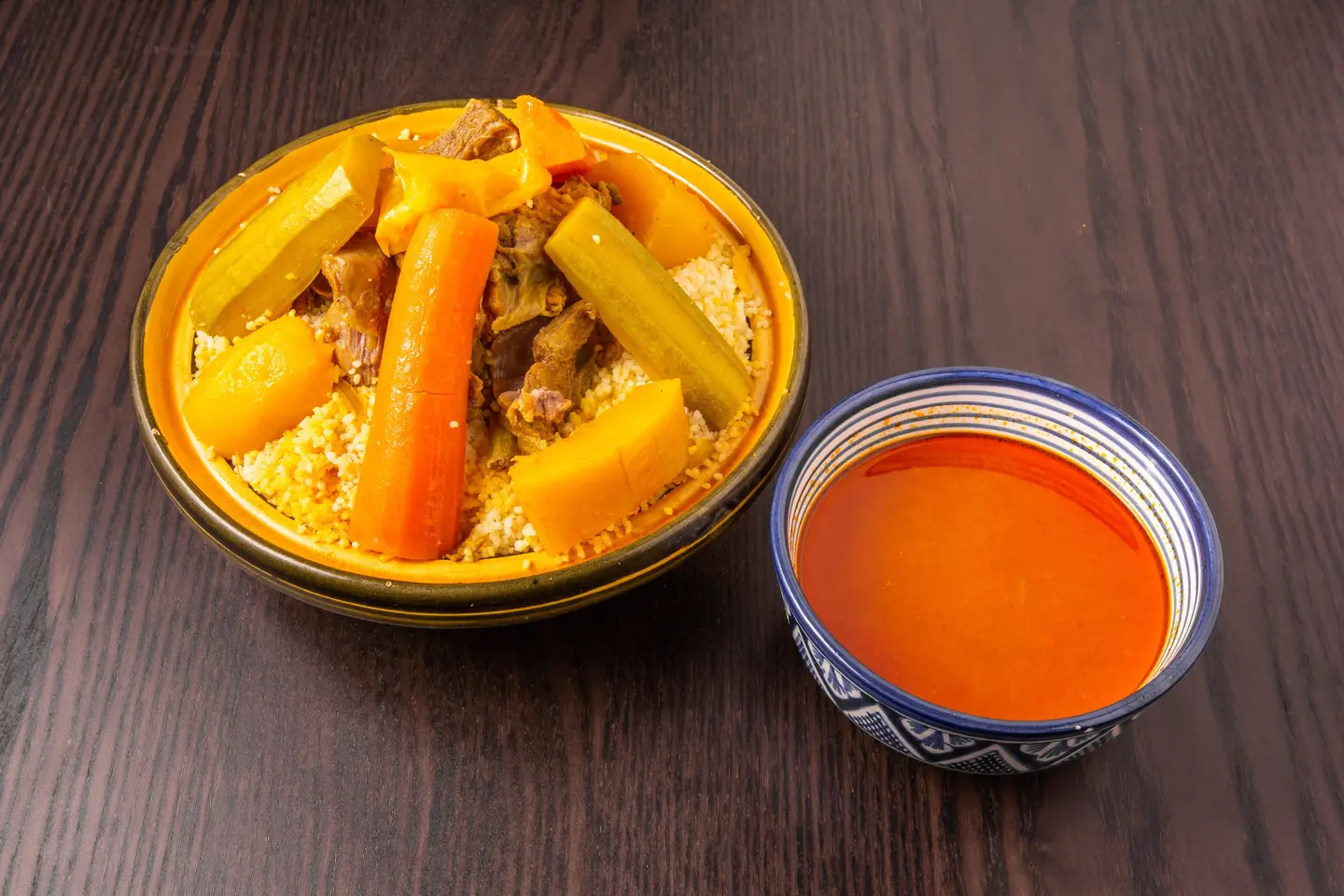 طاجن كسكسي بالخضار مع لحم غنم طازج