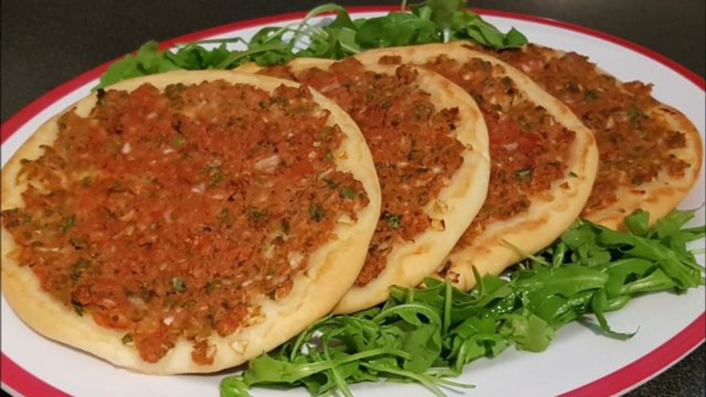 لحم بالعجین