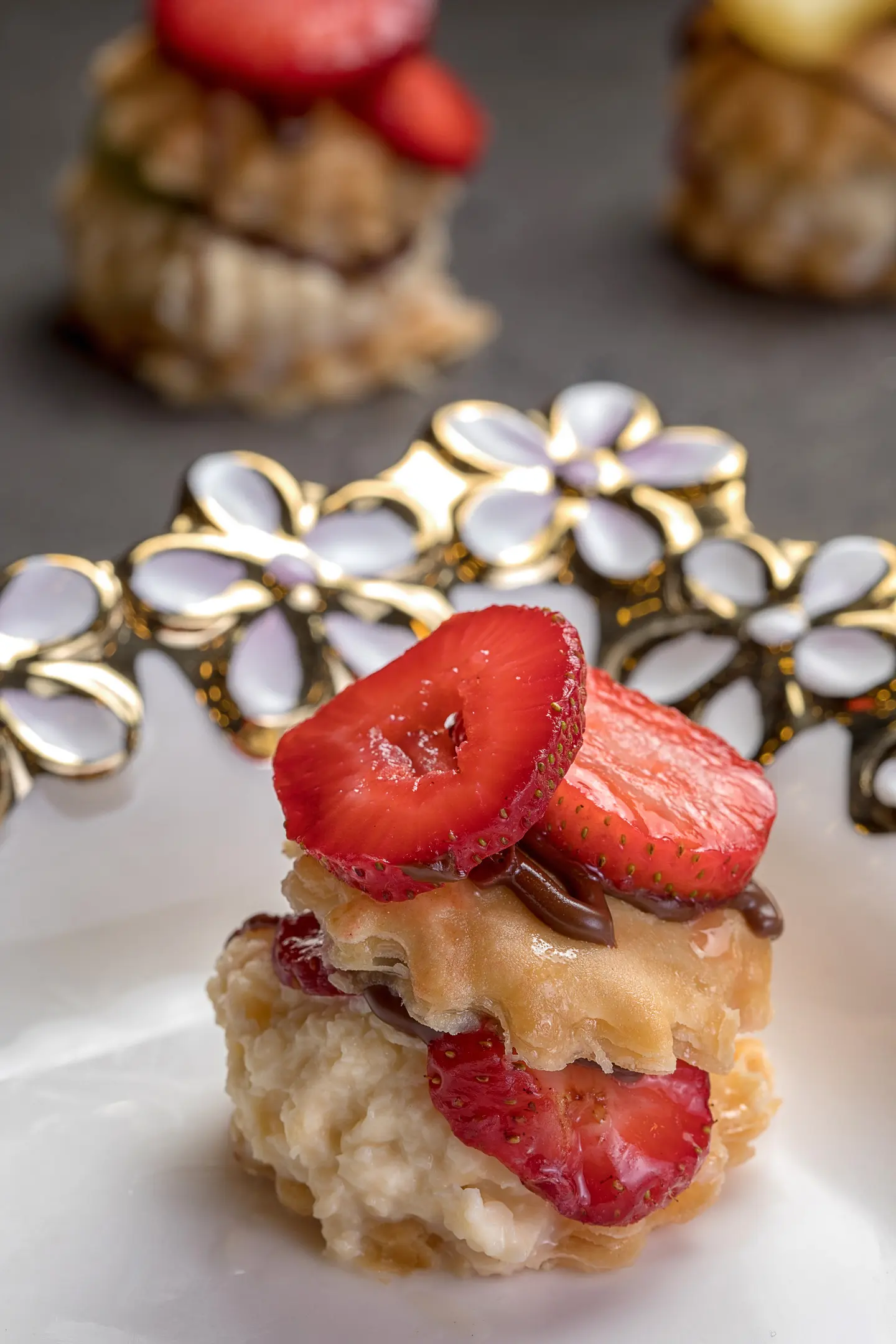Flowers With Cream Piece