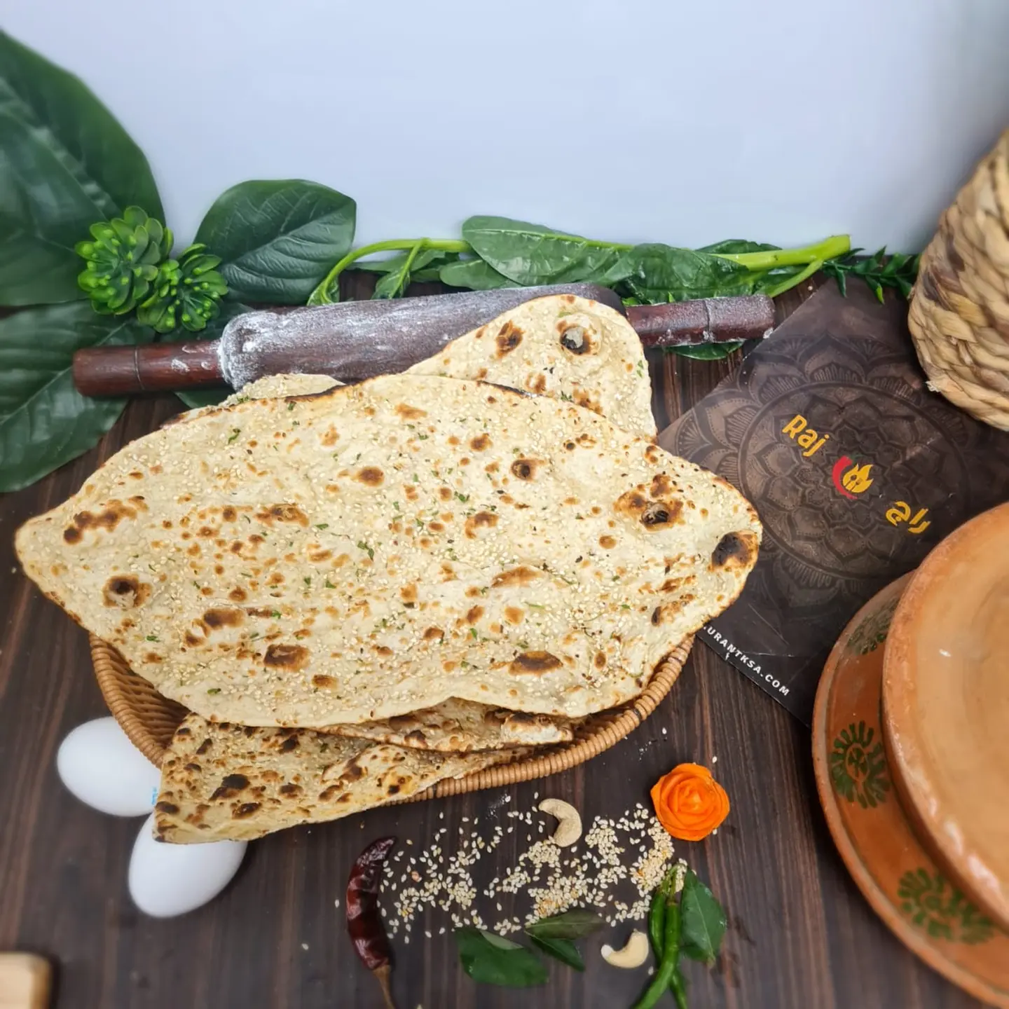 خبز نان بالسمسم
