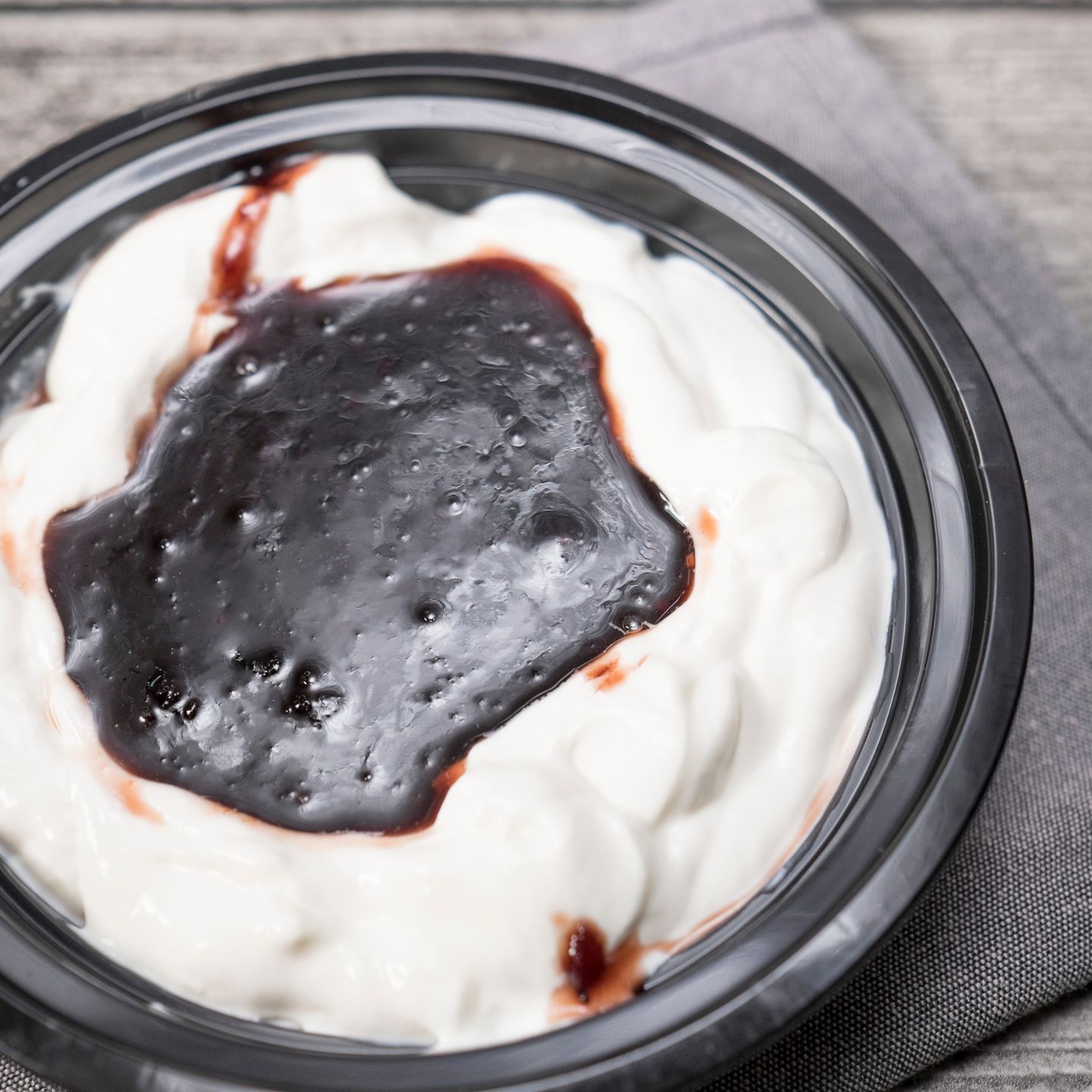 Cream With Blackberry Meal