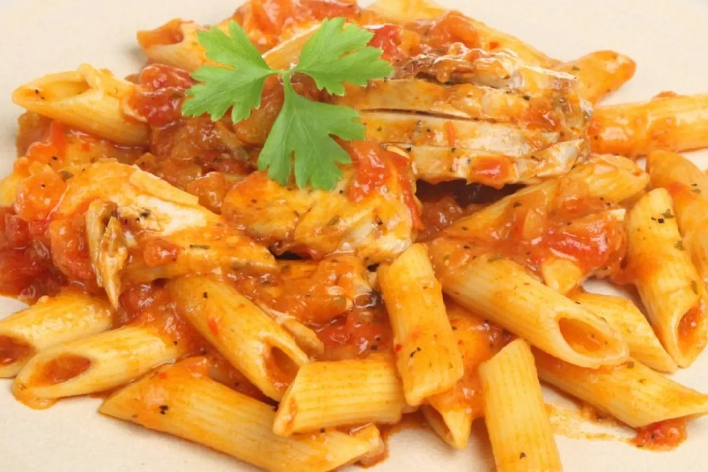 مكرونة بالصوص