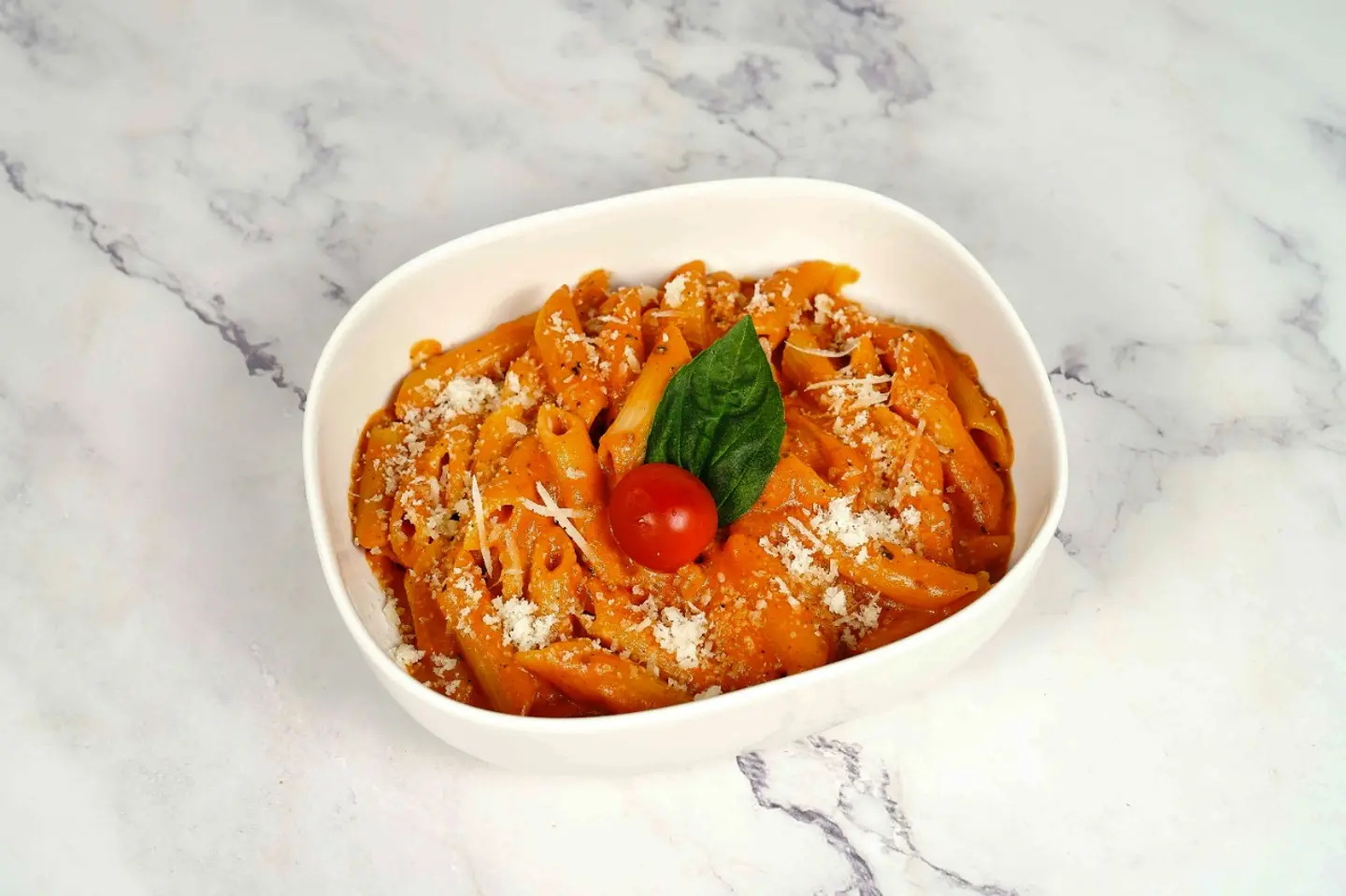 Creamy Cheese Tomato Pasta