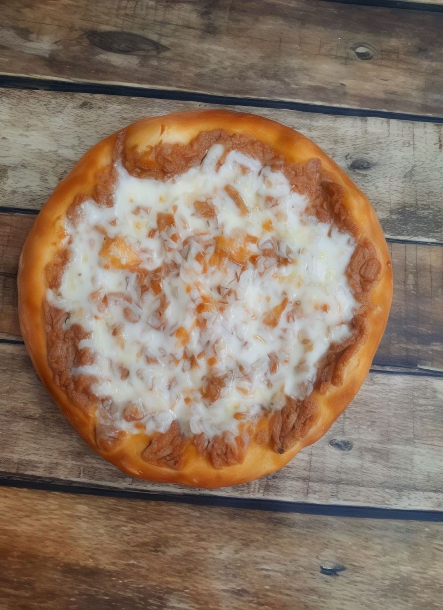 تونة و جبنة