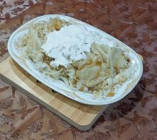 خبز رطب قشطة وعسل