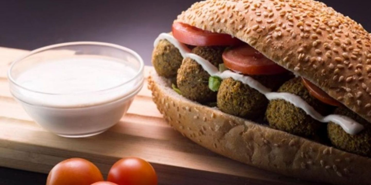 ساندوتش فلافل كعك الرياض