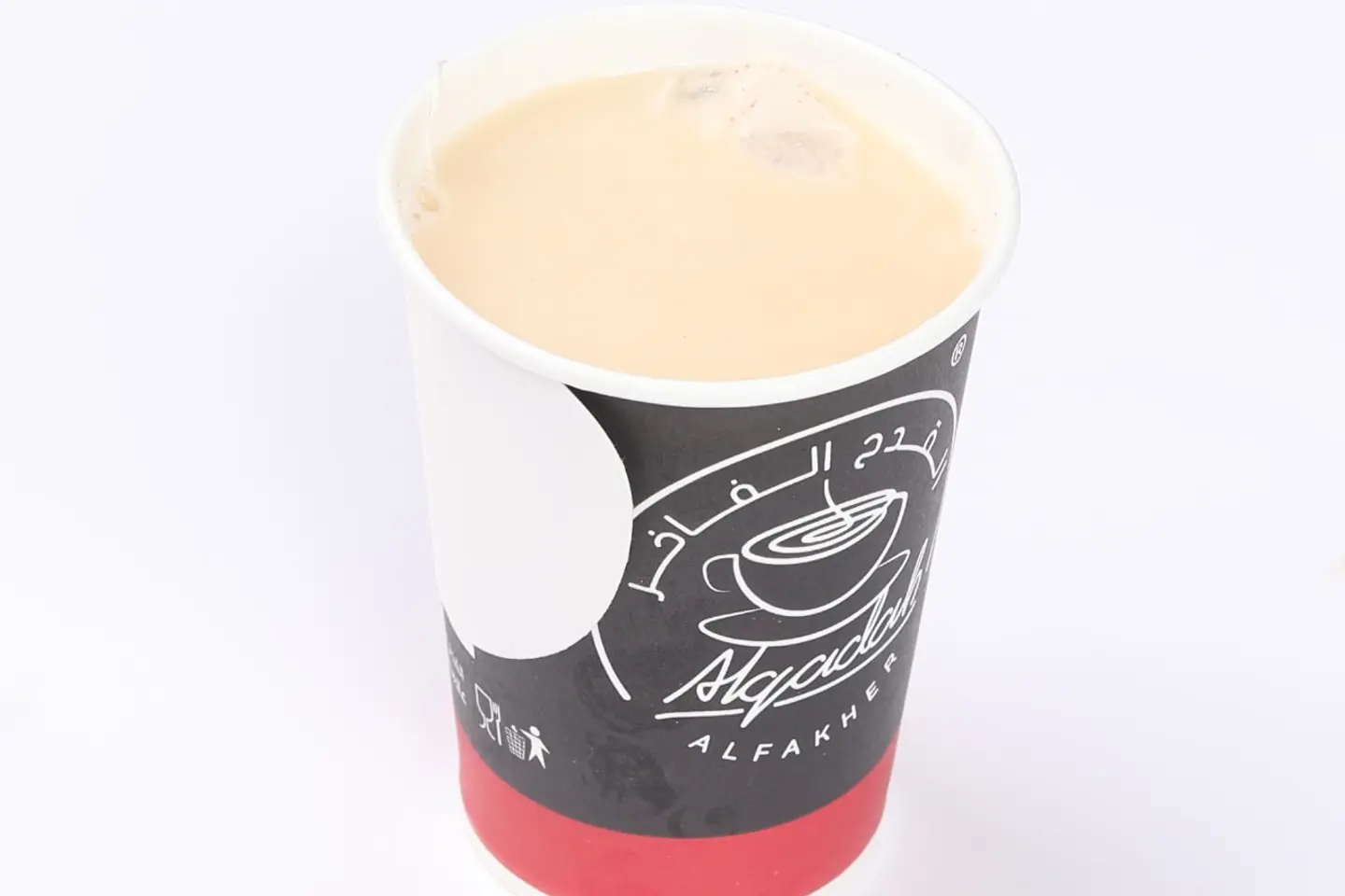 شاي مع الحليب