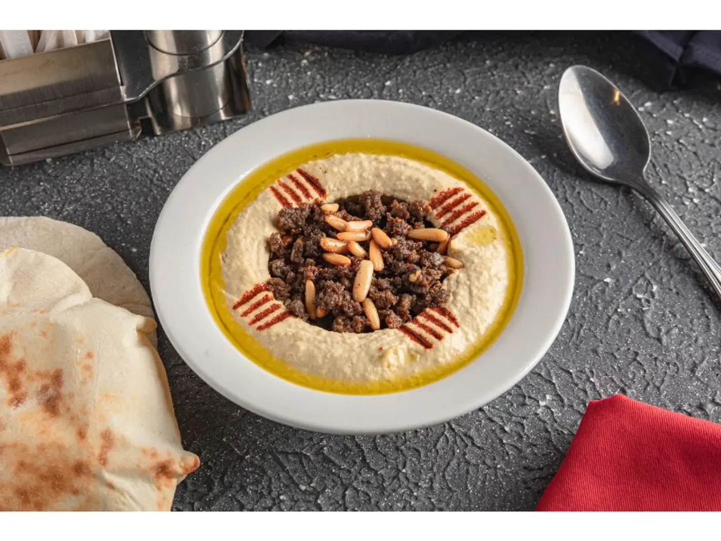 Hummus With Beef
