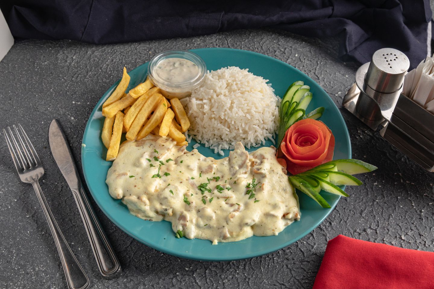دجاج مع صوص المشروم والأرز